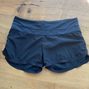 Women’s Lululemon athletic short